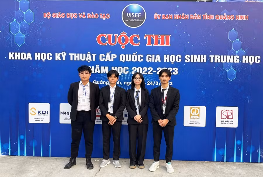 Học sinh Quảng Trị tham dự cuộc thi Khoa học kỹ thuật.