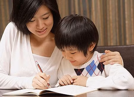 Không nên gây áp lực học hành cho trẻ