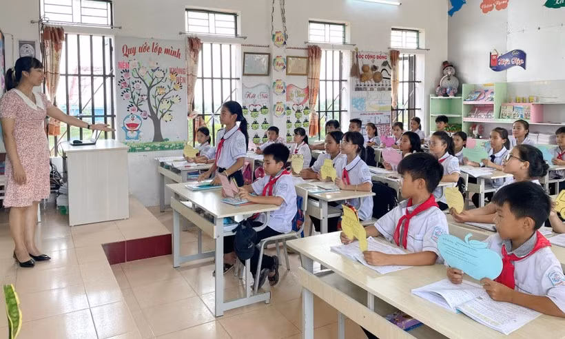 Một lớp học của Trường tiểu học thị trấn Rạng Đông (Nghĩa Hưng, Nam Định). Ảnh: NTCC.