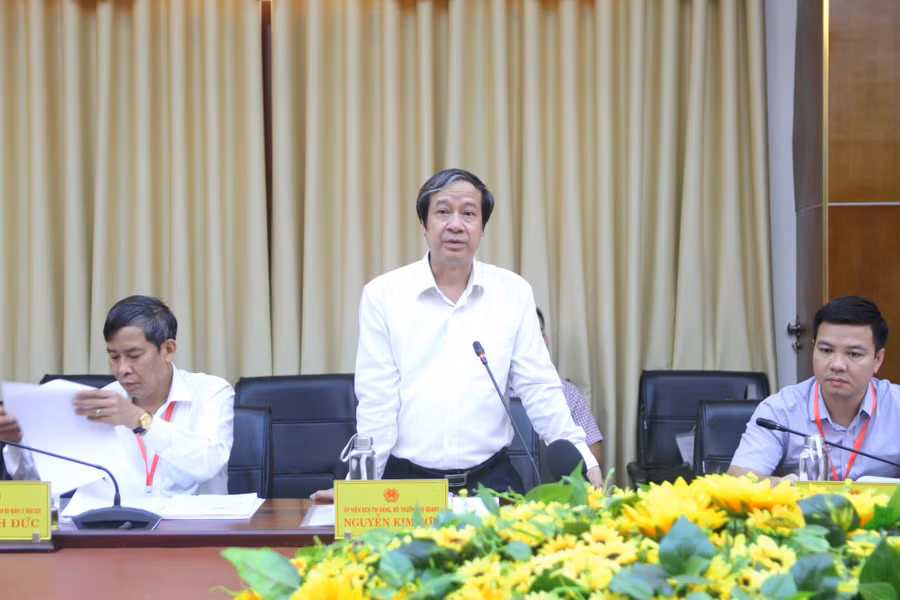 Bộ trưởng Nguyễn Kim Sơn đánh giá cao công tác chuẩn bị và khâu tổ chức kỳ thi tại Quảng Trị.