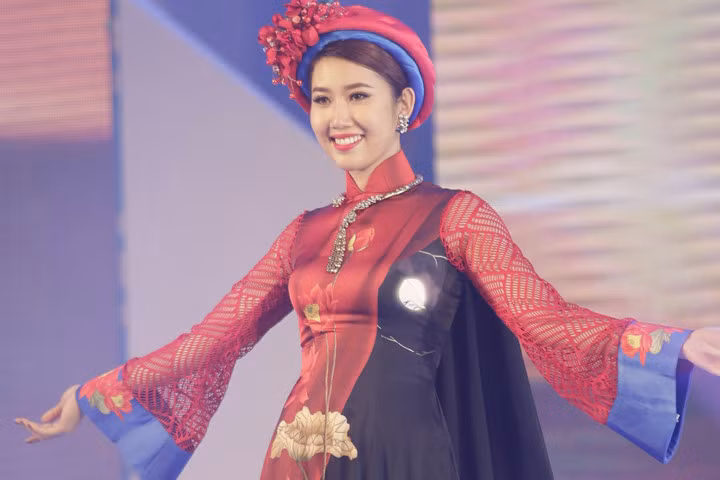 Áo dài lấy ý tưởng từ "Truyện Kiều"