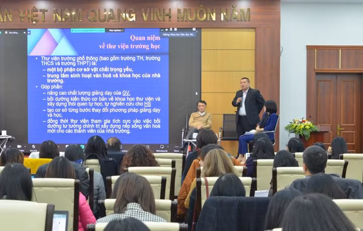 Đại biểu tham luận tại Hội thảo thường niên Khoa học giáo dục. Đại biểu tham luận tại Hội thảo thường niên Khoa học giáo dục.