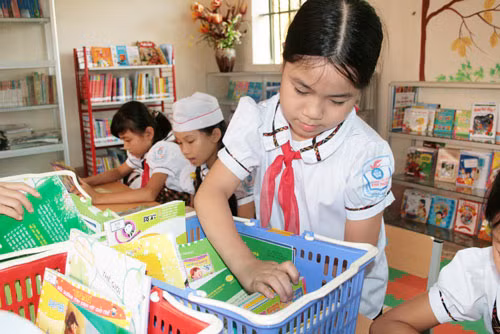 Nhân viên thư viện trong diện hợp đồng có được hưởng phụ cấp độc hại?