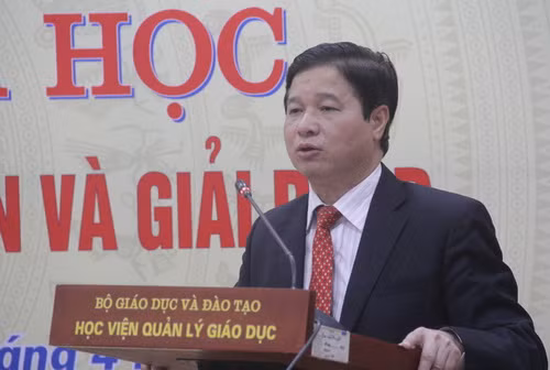 GS.TS Phạm Quang Trung phát biểu tại buổi Tọa đàm GS.TS Phạm Quang Trung phát biểu tại buổi Tọa đàm