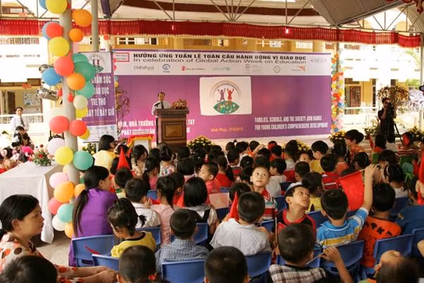 Hãy chăm sóc và giáo dục trẻ thơ ngay bây giờ!