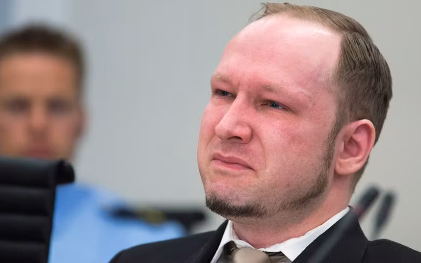 Những hình ảnh ấn tượng trong tuần ảnh 9 Anders Behring Breivik cries as a video presented by the prosecution is shown in court in Oslo, Norway