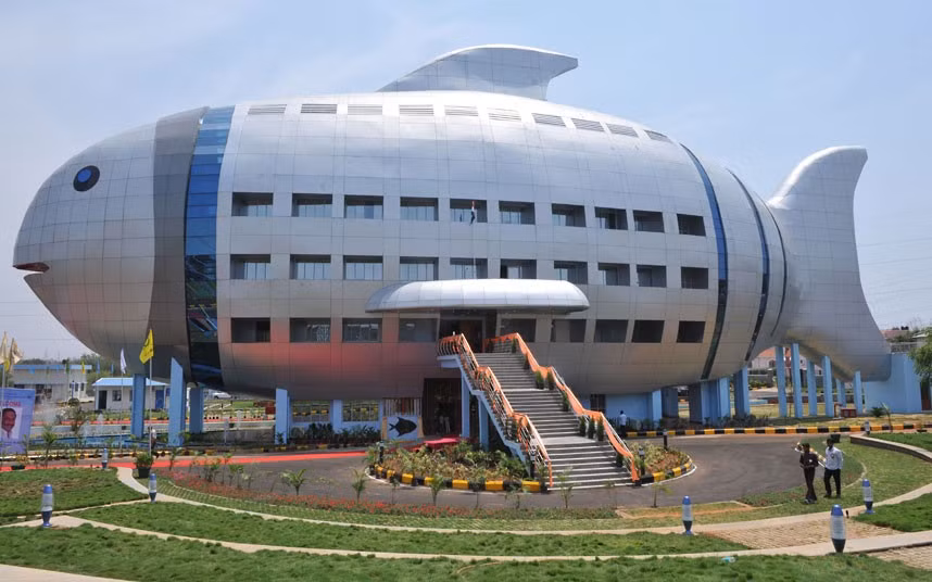 Những hình ảnh ấn tượng trong tuần ảnh 1 The newly opened National Fisheries Development Board building in Hyderabad, India, designed to resemble a fish