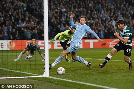 Bayern và Dortmund muốn đưa Dzeko trở lại Bundesliga