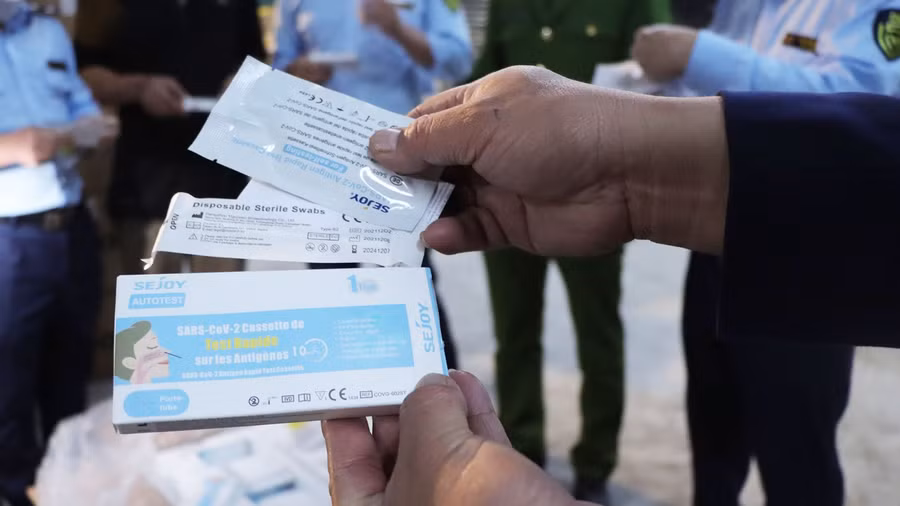 Gần 60.000 bộ kit test kháng nguyên Covid-19 không có hoá đơn chứng từ chứng minh nguồn gốc xuất xứ.