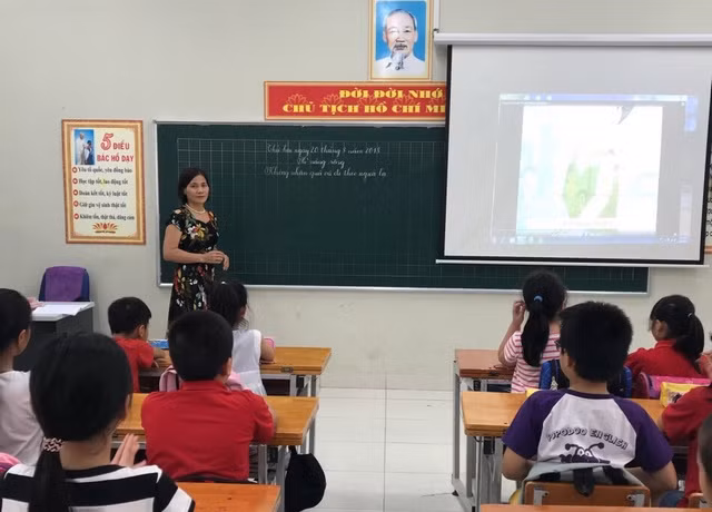 Giờ học của cô giáo thực sự là niềm vui với học trò Giờ học của cô giáo thực sự là niềm vui với học trò