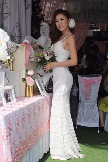 Chu re Thien Bao cung co dau Kim Yen nhay tung bung trong le cuoi - Anh 14