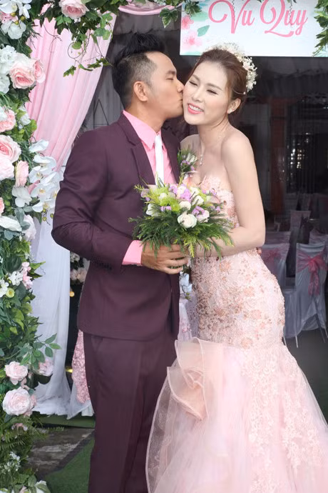 Chu re Thien Bao cung co dau Kim Yen nhay tung bung trong le cuoi - Anh 8
