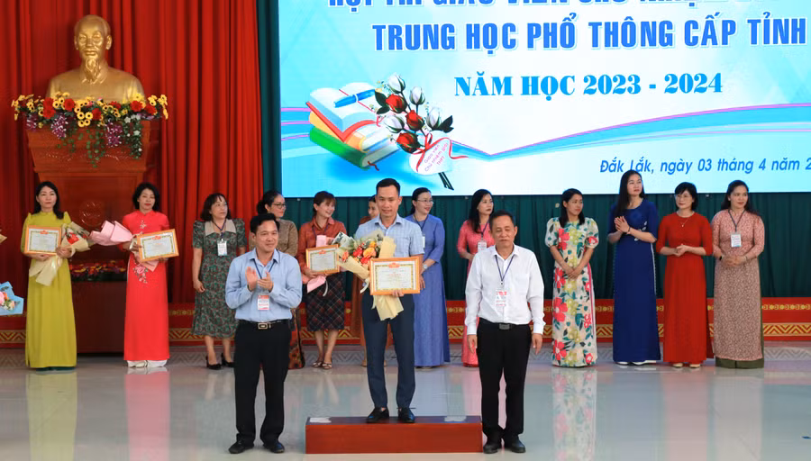 Một thí sinh đến từ Trường THPT Trần Quang Khải, huyện Cư M'gar đạt giải tại Hội thi. (Ảnh: TT)