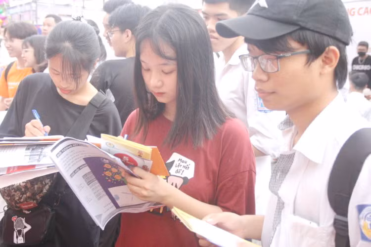 Dù đã được tư vấn rất kỹ nhưng nhiều thí sinh vẫn không lưu tâm đến các điều kiện tiêu chí phụ. Ảnh minh hoạ/gdtd.vn