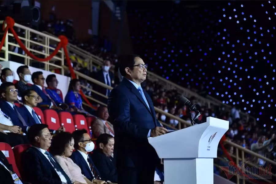 Thủ tướng Chính phủ Phạm Minh Chính phát biểu và tuyên bố bế mạc SEA Games 31. Ảnh: VietnamNet