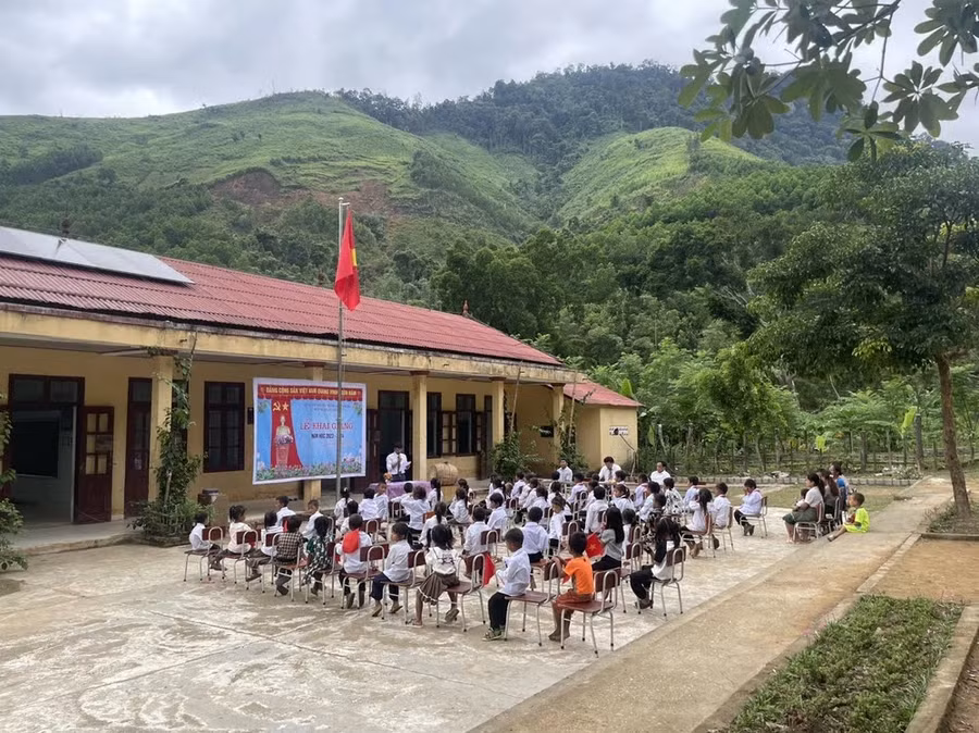 Kết quả phổ cập giáo dục và xóa mù chữ đạt nhiều kết quả tích cực. Kết quả phổ cập giáo dục và xóa mù chữ đạt nhiều kết quả tích cực.