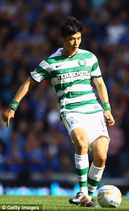 ... nhắm đến chữ ký của "Steven Gerrard của Hàn Quốc", Ki Sung-Yeung của Celtic ... nhắm đến chữ ký của