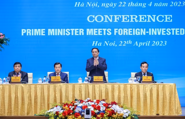 Thủ tướng Chính phủ Phạm Minh Chính chủ trì Hội nghị gặp mặt các nhà đầu tư nước ngoài - Ảnh: VGP/Nhật Bắc