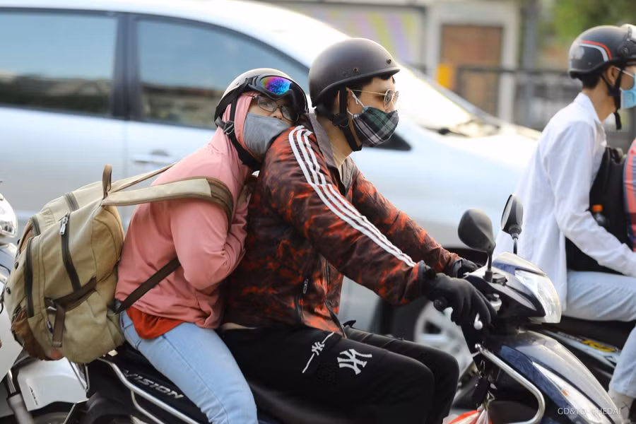 Không ít người tỏ rõ sự mệt mỏi sau 1 quãng đường dài.