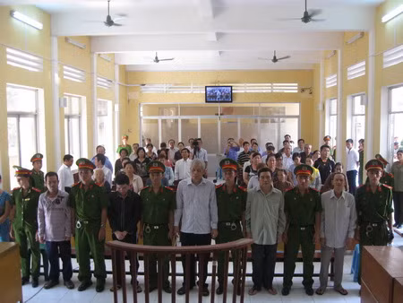 Quan chức đánh cờ tiền tỉ lĩnh án