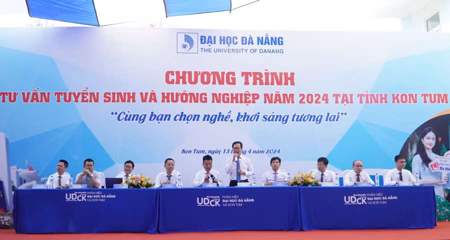 Ban tư vấn của Đại học Đà Nẵng.