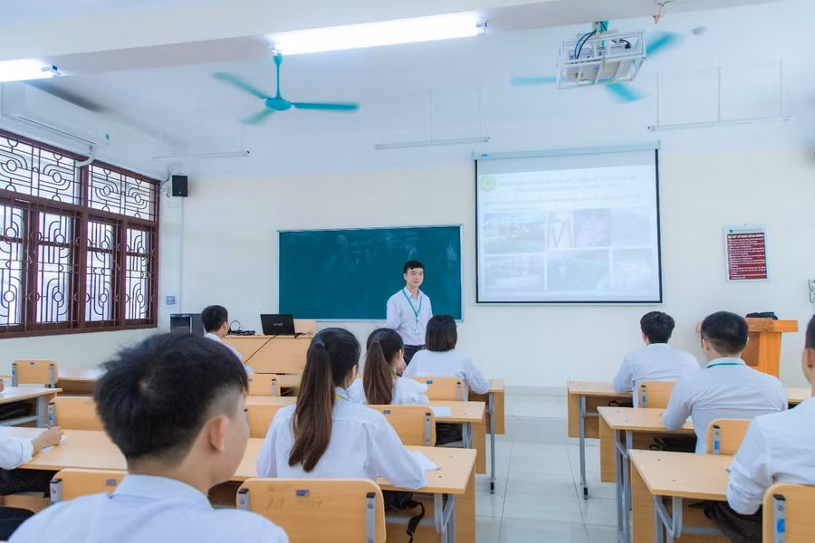Một tiết học ngành Thủy sản của Học viện Nông nghiệp Việt Nam. Một tiết học ngành Thủy sản của Học viện Nông nghiệp Việt Nam.