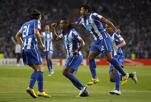 Porto bắn hạ "tầu ngầm vàng"