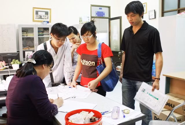 "Nóng" trong ngày kết thúc nộp hồ sơ ĐKDT