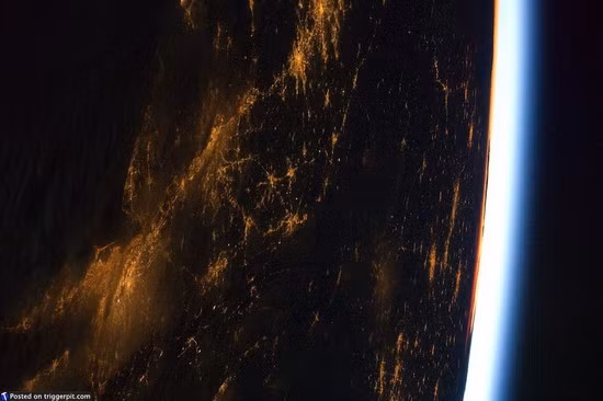 East Coast of the USA, with the last light of the day visible on the horizon With New York and Long Island on the bottom left we see a big chunk of the east coast at night. The last light of the day at the horizon is spectacular. I wonder if it’s still possible to pay 20 million or so to go to the ISS? If so, my only problem would be to find the 20 million… Image: NASA/ESA 