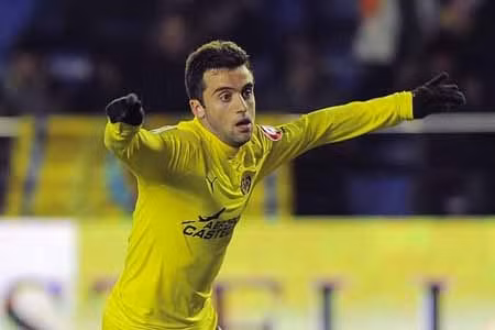 Barca và Juventus cùng quan tâm tới Rossi của Villarreal