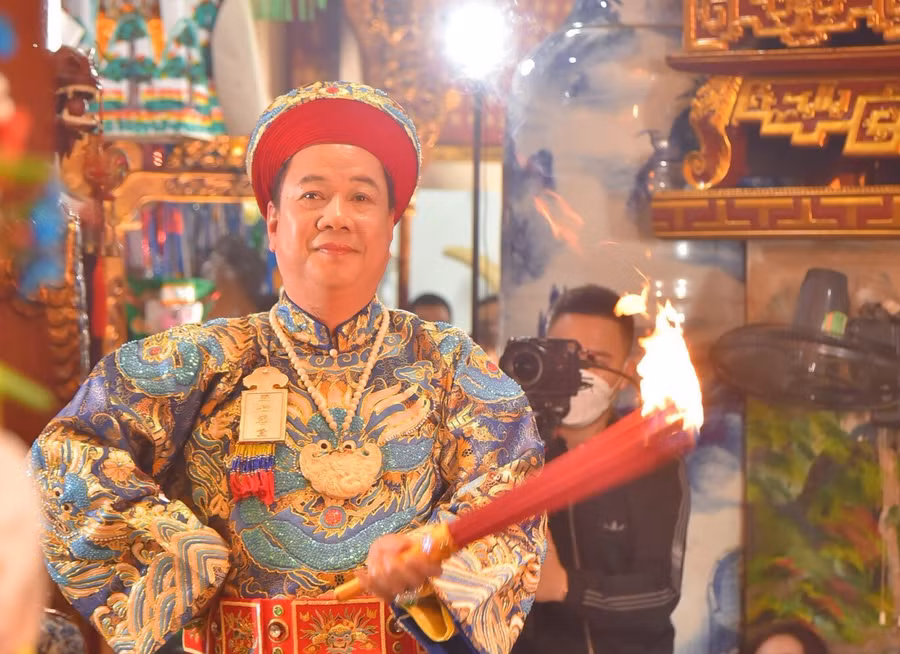 Sự phong phú và đa dạng của nghệ thuật múa dân gian trong nghi thức hầu đồng