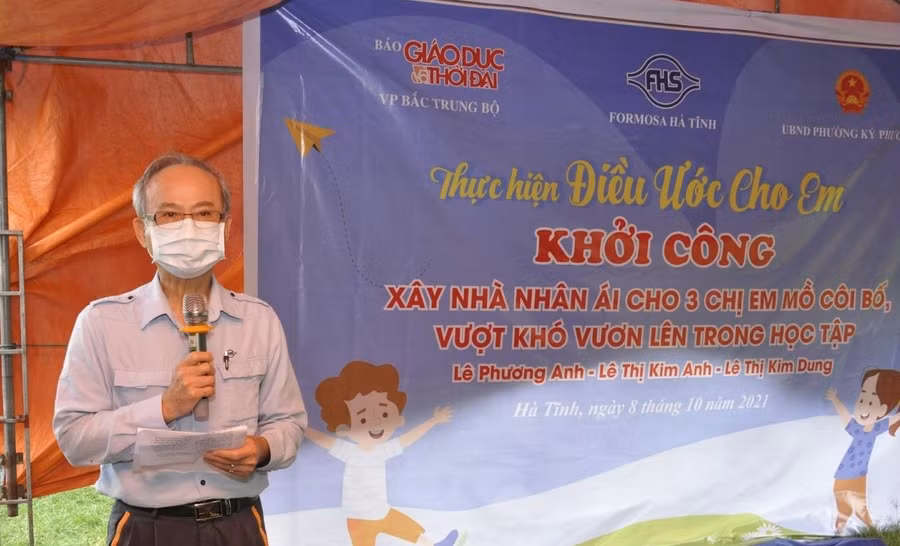 Ông Vương Kiện Tùng – Phó Tổng giám đốc Công ty TNHH Gang thép Hưng Nghiệp Formosa Hà Tĩnh phát biểu tại lễ khởi công xây dựng nhà Nhân ái