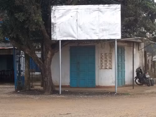 Đến nay, các biển hiệu đã được tháo dỡ Đến nay, các biển hiệu đã được tháo dỡ