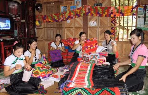 Huyền bí vùng đất mộ đá cổ