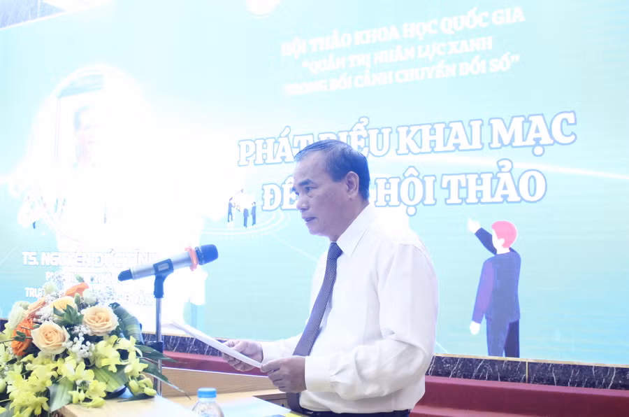 TS Nguyễn Đức Tĩnh – Phó Hiệu trưởng Trường ĐH Công đoàn phát biểu tại hội thảo. TS Nguyễn Đức Tĩnh – Phó Hiệu trưởng Trường ĐH Công đoàn phát biểu tại hội thảo.