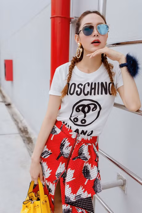 Sao Viet hoa nhip cung trao luu dien ao thun xuong pho - Anh 4