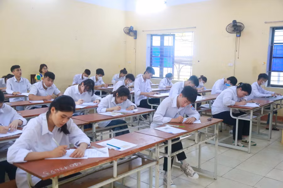 Thí sinh Hải Dương tham dự Kỳ thi tốt nghiệp THPT năm 2023. Ảnh: Thế Anh.