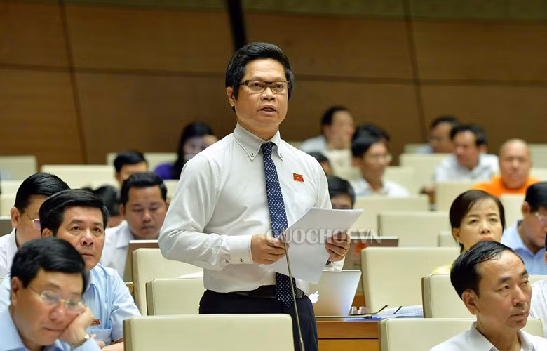 Đại biểu Vũ Tiến Lộc đóng góp ý kiến Đại biểu Vũ Tiến Lộc đóng góp ý kiến
