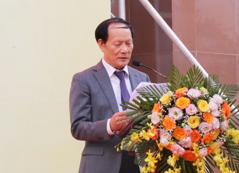 GS.TS Nguyễn Công Nghiệp phát biểu tại lễ khai giảng.