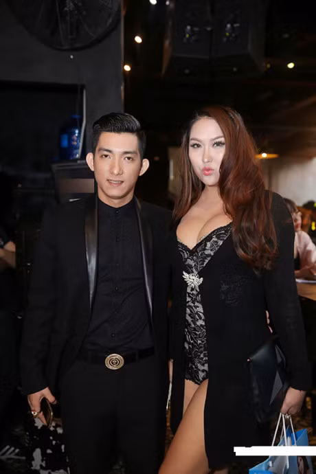 Nhung bo trang phuc xau kinh dien cua showbiz Viet 2016 - Anh 7