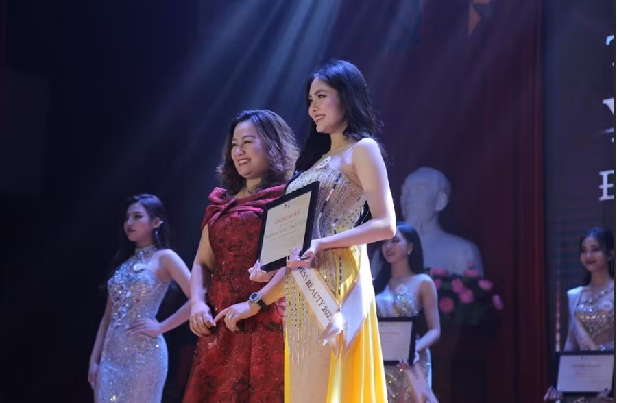 Kết thúc các phần trình diễn, Top 5 thí sinh xuất sắc bước vào vòng ứng xử. Trong đó, thí sinh Đào Ngọc Hương Xuân đã xuất sắc tiến thẳng vào Top 5 nhờ đạt giải Thí sinh được yêu thích nhất trên cổng bình chọn BVote. 4 cô gái còn lại lần lượt là Phạm Hồng Anh, Nguyễn Thục Uyên Nhi, Ngô Thị Phương Anh và Hoàng Thị Ngọc Hà.