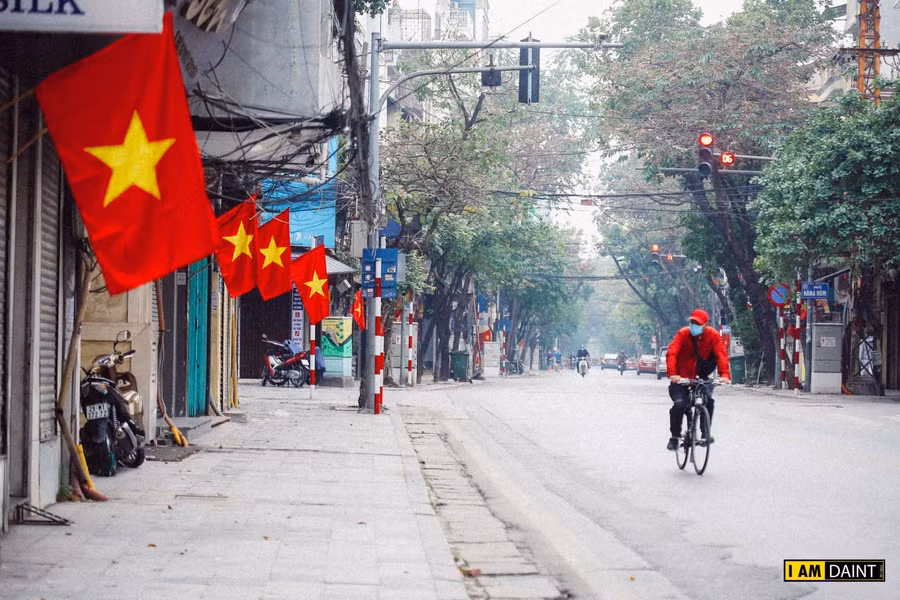 Hà Nội bình yên đến từng góc phố sáng Mồng 1 Tết ảnh 7