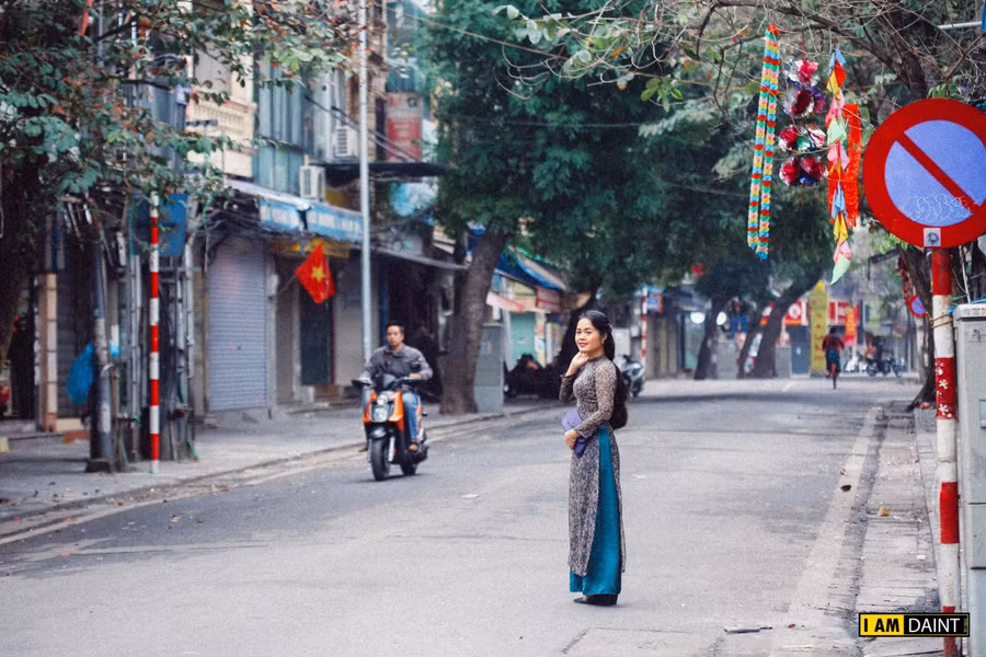Hà Nội bình yên đến từng góc phố sáng Mồng 1 Tết ảnh 12