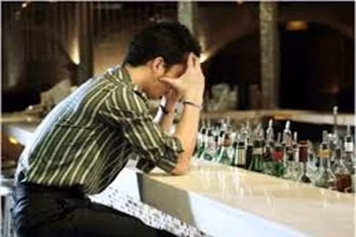 Mỗi khi bực tức trong lòng, em lại mang quá khứ của tôi ra đay nghiến (Ảnh minh họa)