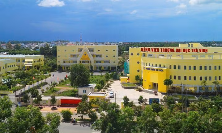 Một góc Bệnh viện TVU và Khoa Văn hóa, ngôn ngữ Khmer Nam bộ