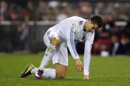 Dính chấn thương, Cristiano Ronaldo nghỉ thi đấu 3 tuần