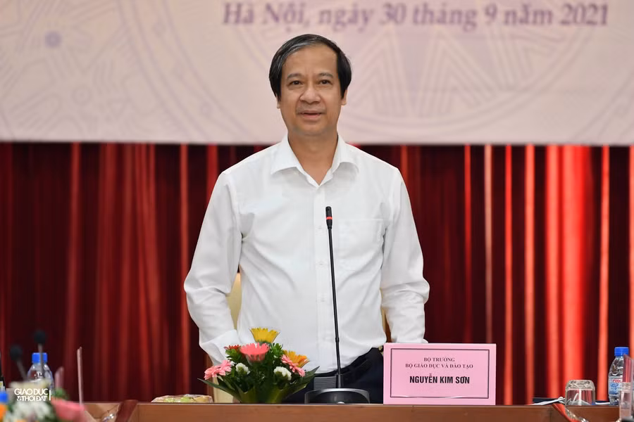 Bộ trưởng Nguyễn Kim Sơn phát biểu tại buổi làm việc.