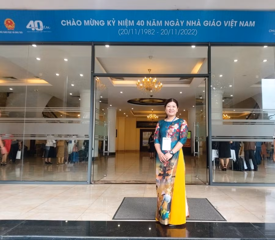 Cô Bùi Lê Xuân Trang (giáo viên Trường THPT Vĩnh Xuân).