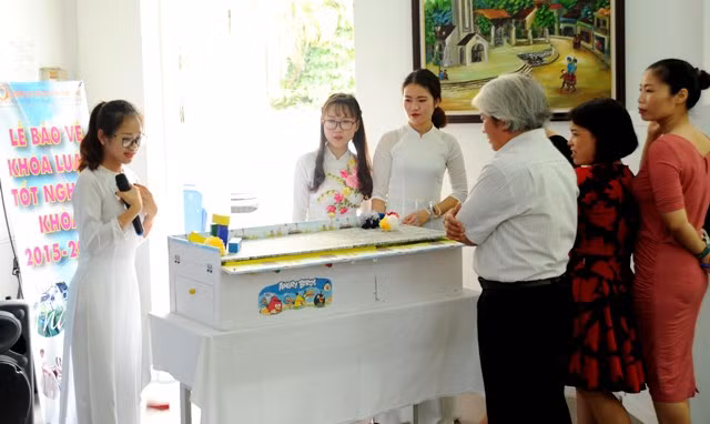 Mỗi đề tài đều có giá trị thực tiễn, chỉnh sửa chút ít là áp dụng được