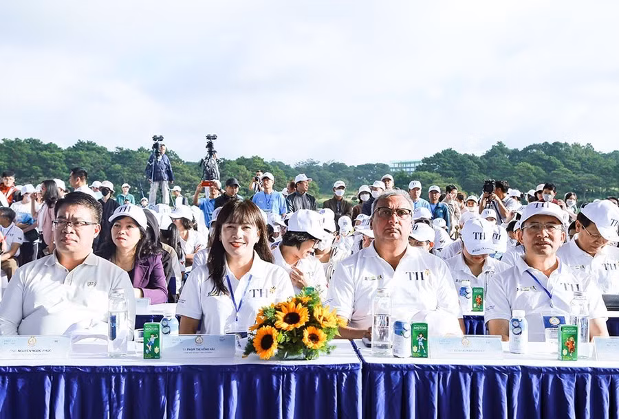 Các đại biểu dự khai mạc giải (ảnh: TT). Các đại biểu dự khai mạc giải (ảnh: TT).